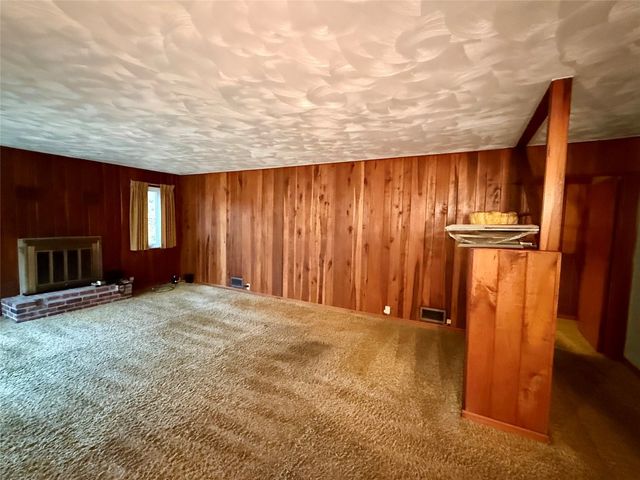 5616 E LAKE Road, Erie, PA 16511