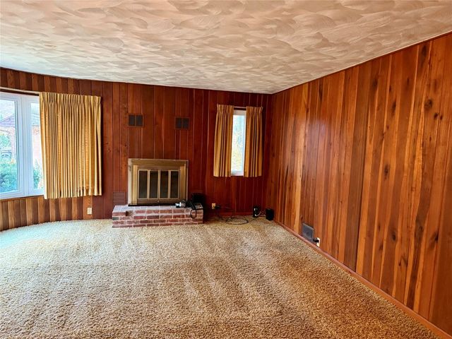 5616 E LAKE Road, Erie, PA 16511