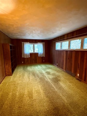 5616 E LAKE Road, Erie, PA 16511