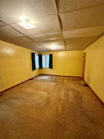 5616 E LAKE Road, Erie, PA 16511