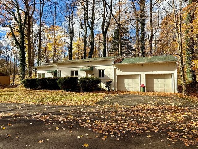 5616 E LAKE Road, Erie, PA 16511