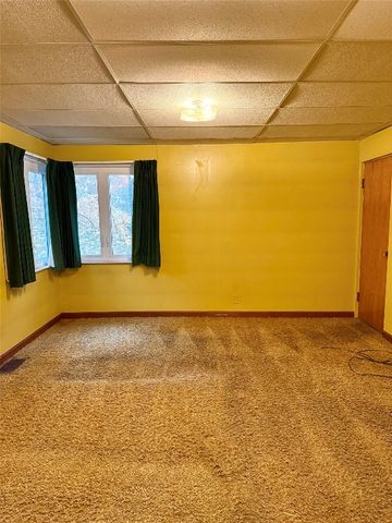 5616 E LAKE Road, Erie, PA 16511