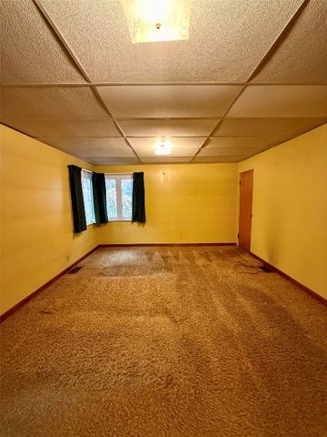 5616 E LAKE Road, Erie, PA 16511