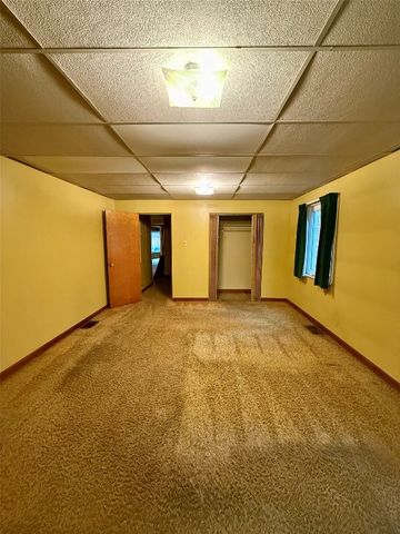 5616 E LAKE Road, Erie, PA 16511