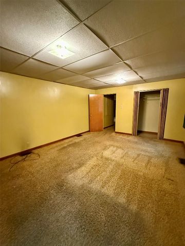 5616 E LAKE Road, Erie, PA 16511