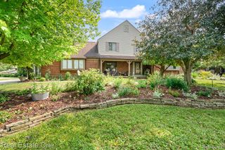 2355 Hillendale Drive, Rochester Hills, MI 48309