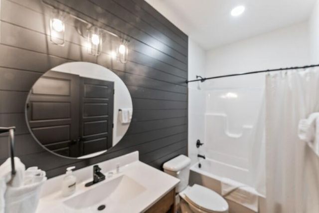 167 Poolside Pass 26, Hollister, MO 65672