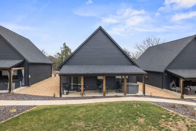 167 Poolside Pass 26, Hollister, MO 65672