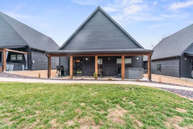 167 Poolside Pass 26, Hollister, MO 65672