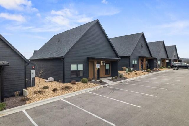 167 Poolside Pass 26, Hollister, MO 65672