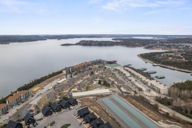 167 Poolside Pass 26, Hollister, MO 65672