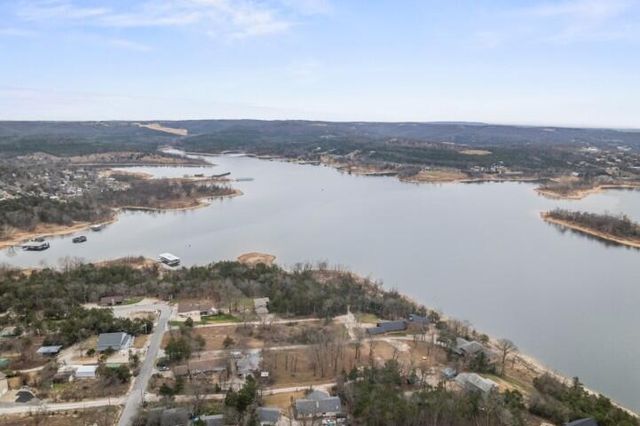 167 Poolside Pass 26, Hollister, MO 65672