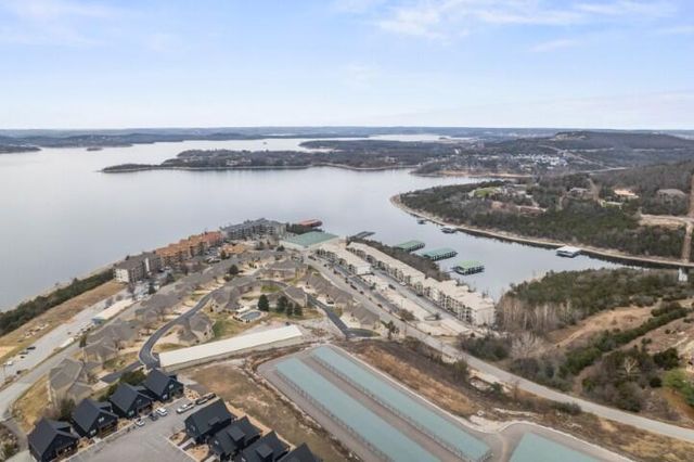 167 Poolside Pass 26, Hollister, MO 65672