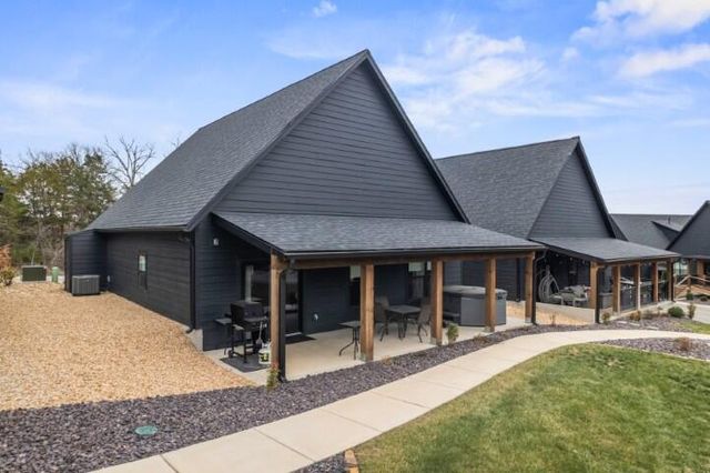 167 Poolside Pass 26, Hollister, MO 65672