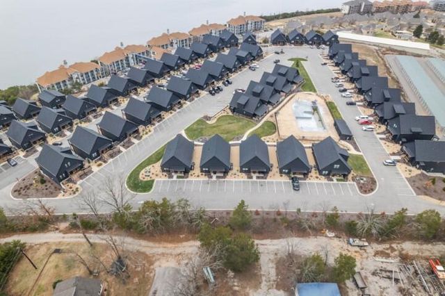 167 Poolside Pass 26, Hollister, MO 65672