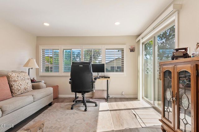 41055 Village 41, Camarillo, CA 93012