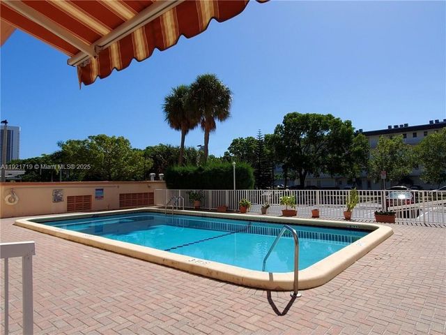 2200 E Hallandale Beach Blvd 206, Hallandale Beach, FL 33009