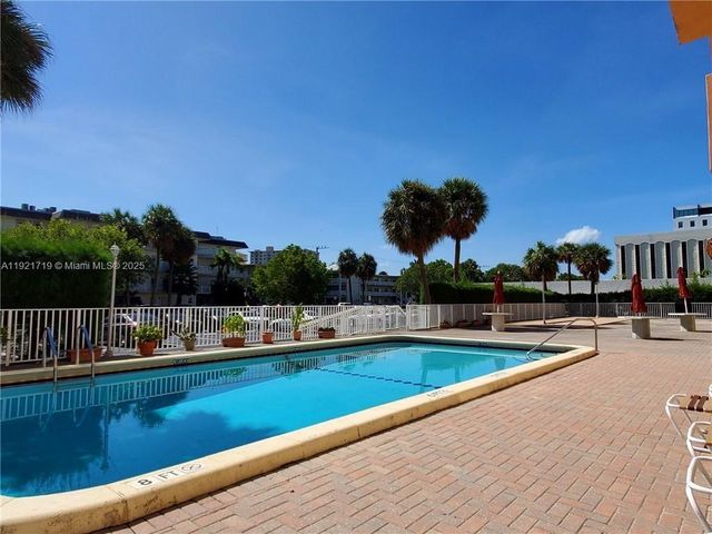 2200 E Hallandale Beach Blvd 206, Hallandale Beach, FL 33009