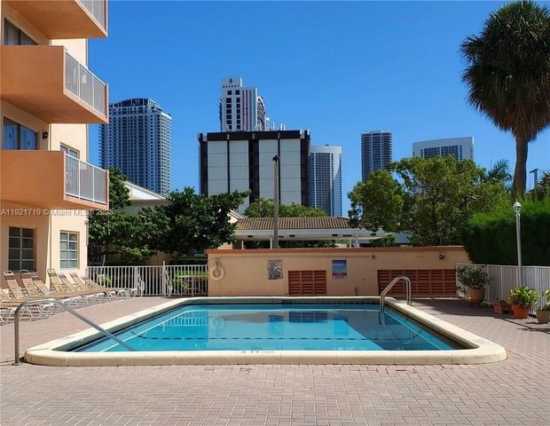 2200 E Hallandale Beach Blvd 206, Hallandale Beach, FL 33009