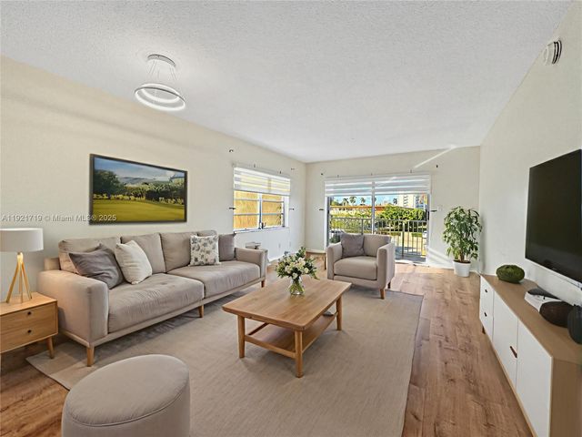 2200 E Hallandale Beach Blvd 206, Hallandale Beach, FL 33009