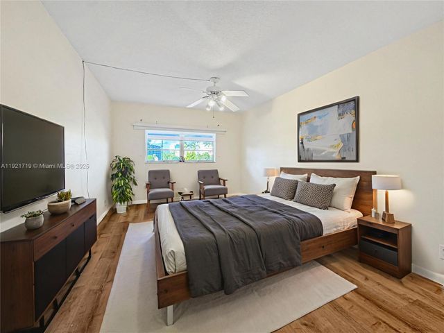 2200 E Hallandale Beach Blvd 206, Hallandale Beach, FL 33009