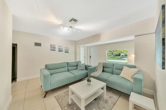1412 NE 25th Court, Pompano Beach, FL 33064
