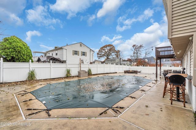 620 Hillside Drive, Toms River, NJ 08753