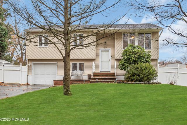 620 Hillside Drive, Toms River, NJ 08753