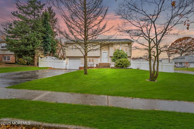 620 Hillside Drive, Toms River, NJ 08753