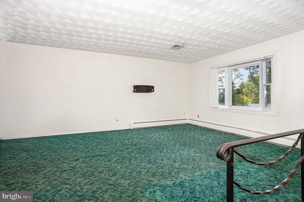 2400 RAMBLEWOOD RD, York, PA 17408