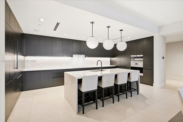 160 Isle Of Venice Drive PH3, Fort Lauderdale, FL 33301