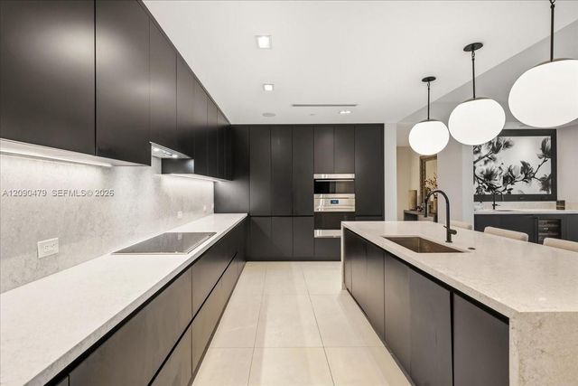 160 Isle Of Venice Drive PH3, Fort Lauderdale, FL 33301