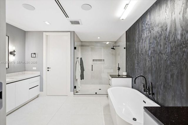 160 Isle Of Venice Drive PH3, Fort Lauderdale, FL 33301