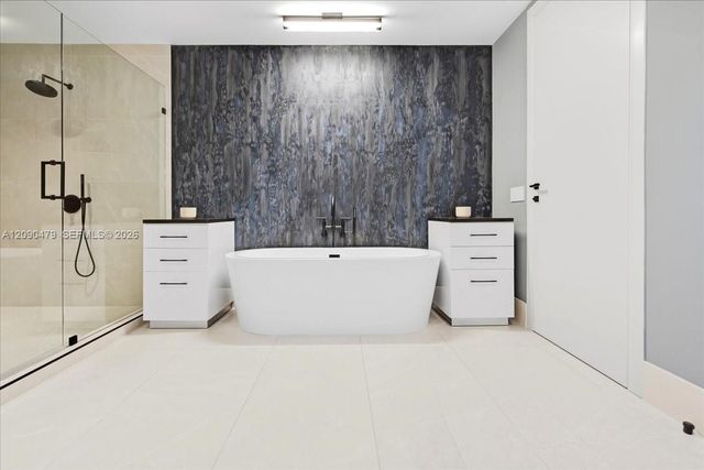 160 Isle Of Venice Drive PH3, Fort Lauderdale, FL 33301