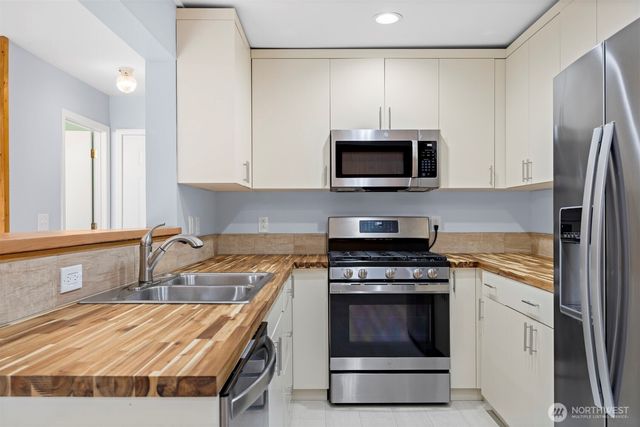 7631 Parkland Drive, Blaine, WA 98230