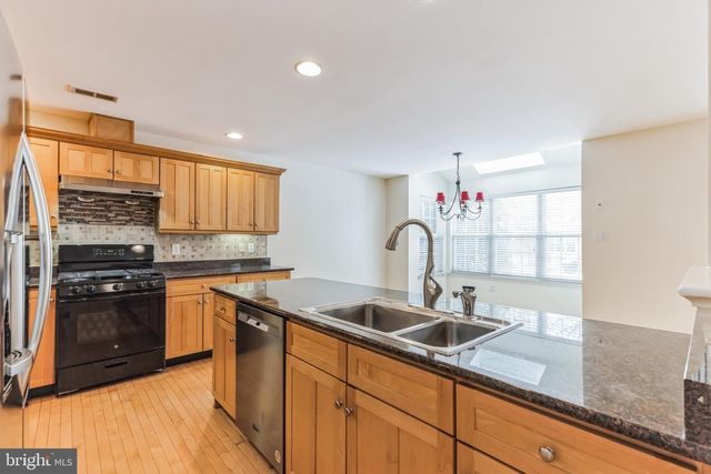 4 HOGAN WAY, Moorestown, NJ 08057