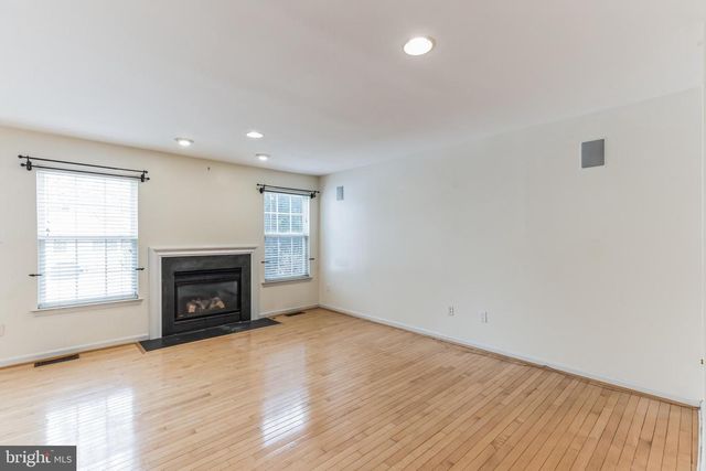 4 HOGAN WAY, Moorestown, NJ 08057