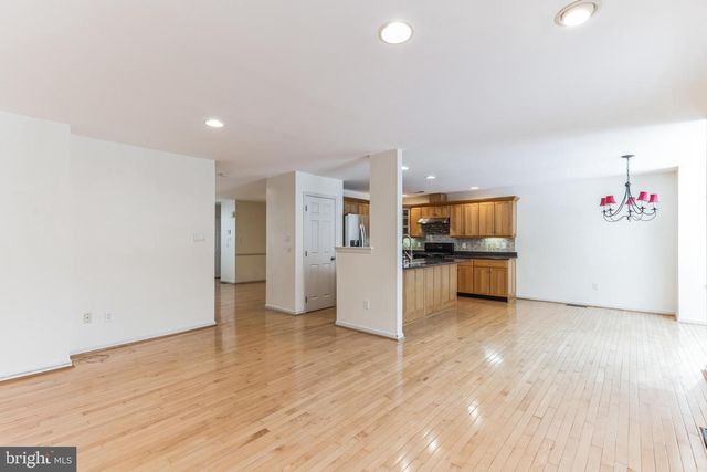 4 HOGAN WAY, Moorestown, NJ 08057