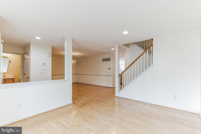 4 HOGAN WAY, Moorestown, NJ 08057