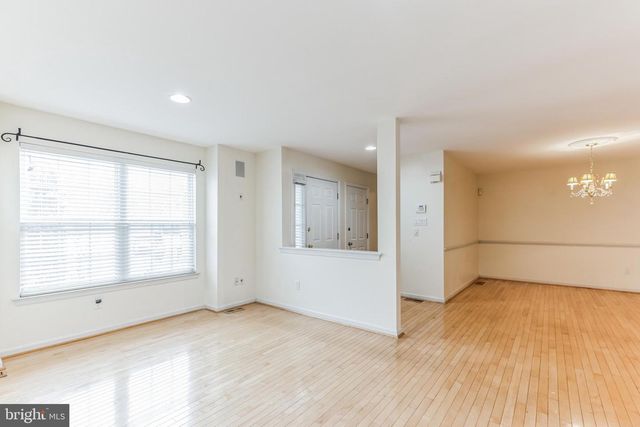 4 HOGAN WAY, Moorestown, NJ 08057