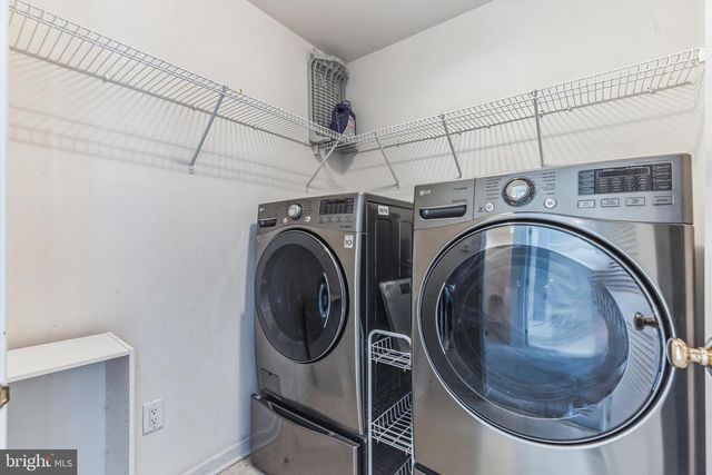 4 HOGAN WAY, Moorestown, NJ 08057