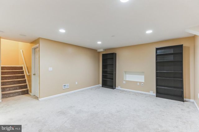 4 HOGAN WAY, Moorestown, NJ 08057