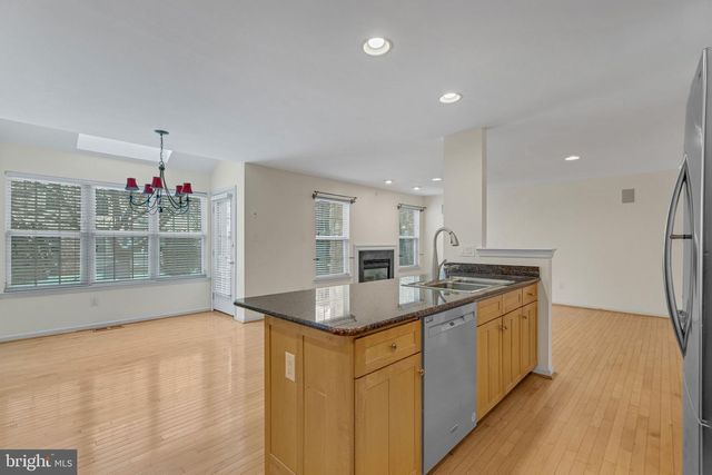 4 HOGAN WAY, Moorestown, NJ 08057