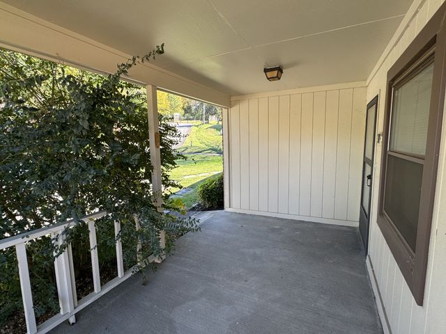 389 Deer Lake Dr, Nashville, TN 37221