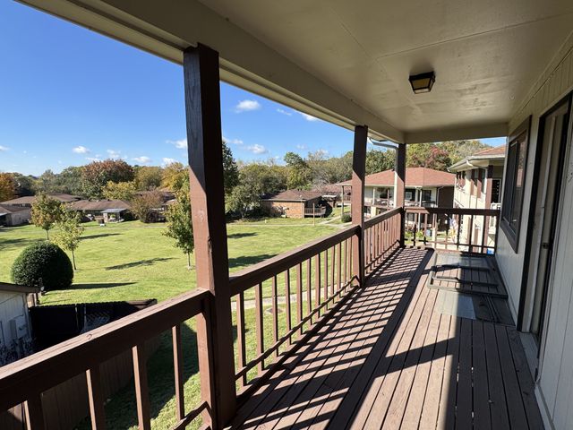 389 Deer Lake Dr, Nashville, TN 37221