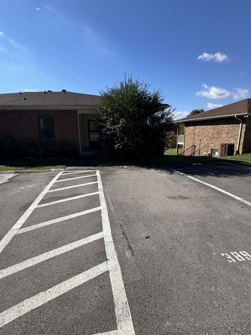 389 Deer Lake Dr, Nashville, TN 37221