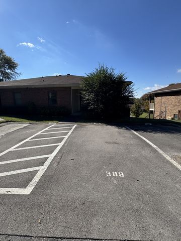 389 Deer Lake Dr, Nashville, TN 37221