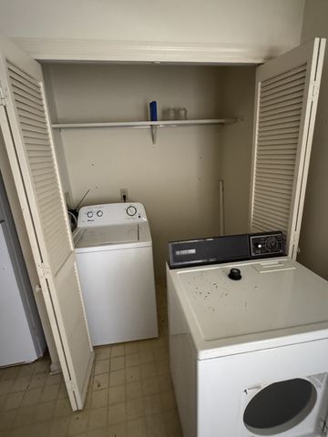 389 Deer Lake Dr, Nashville, TN 37221