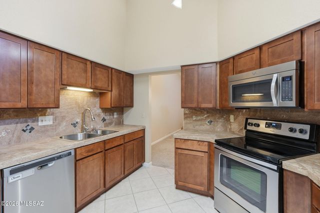 8614 E Pembrook Drive, Tucson, AZ 85715