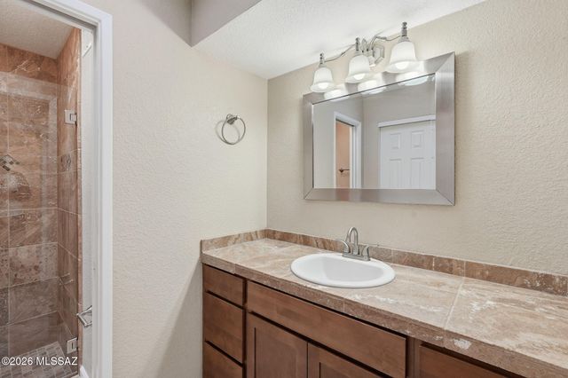 8614 E Pembrook Drive, Tucson, AZ 85715